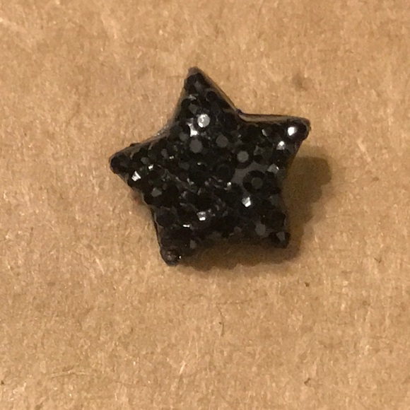 LAST PAIR!!! 🆕 Black Glitter Star Stud Earrings - Picture 2 of 4